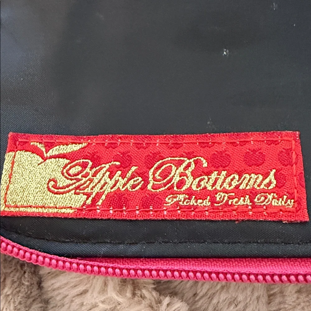 Vintage Rare Apple Bottoms Y2K 🍎 Embossed Wallet Pink and Gold accents adorable